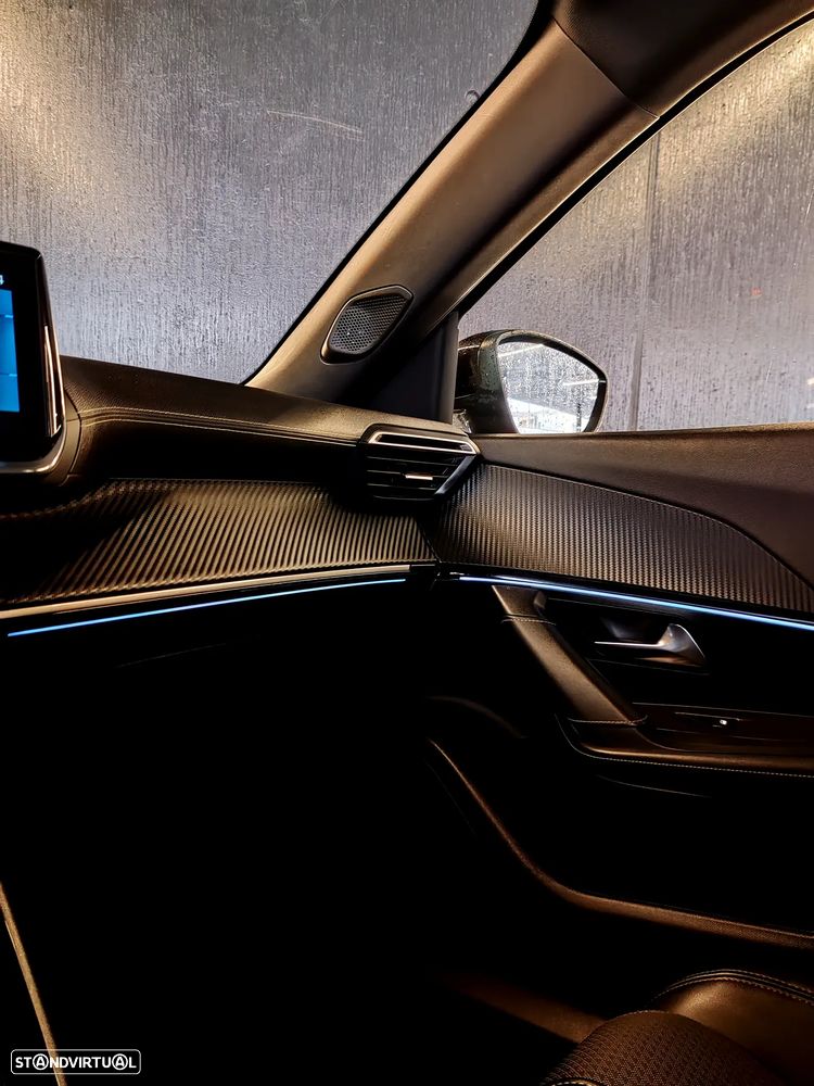 Peugeot 2008 1.5 BlueHDi GT EAT8 - 14