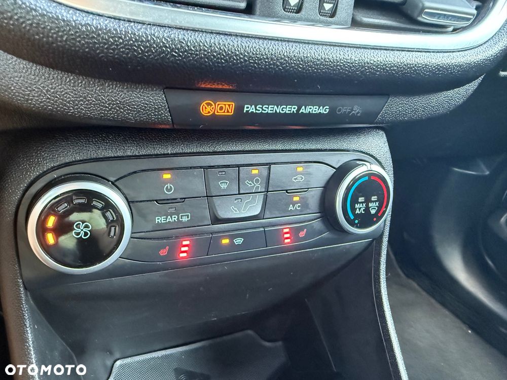 Ford Fiesta 1.1 S&S TITANIUM - 12