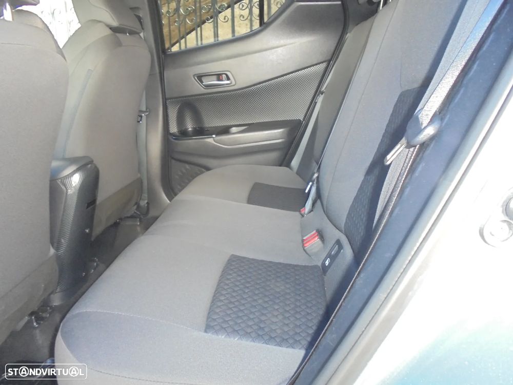 Toyota C-HR 1.8 HSD Exclusive+P.Luxury - 8