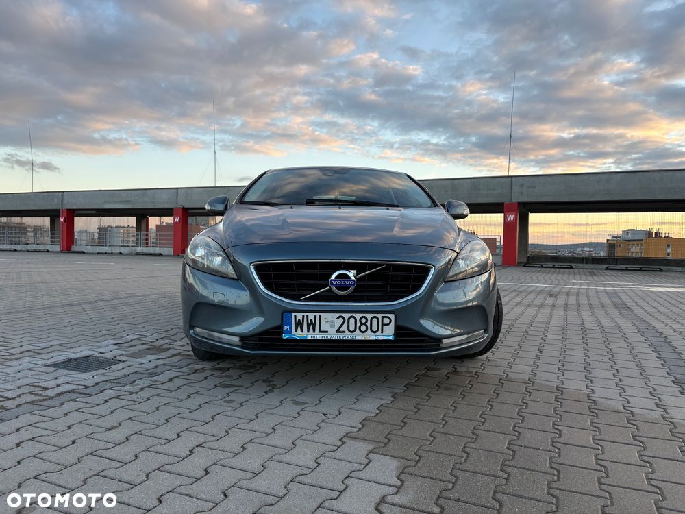 Volvo V40 2012 photo 2