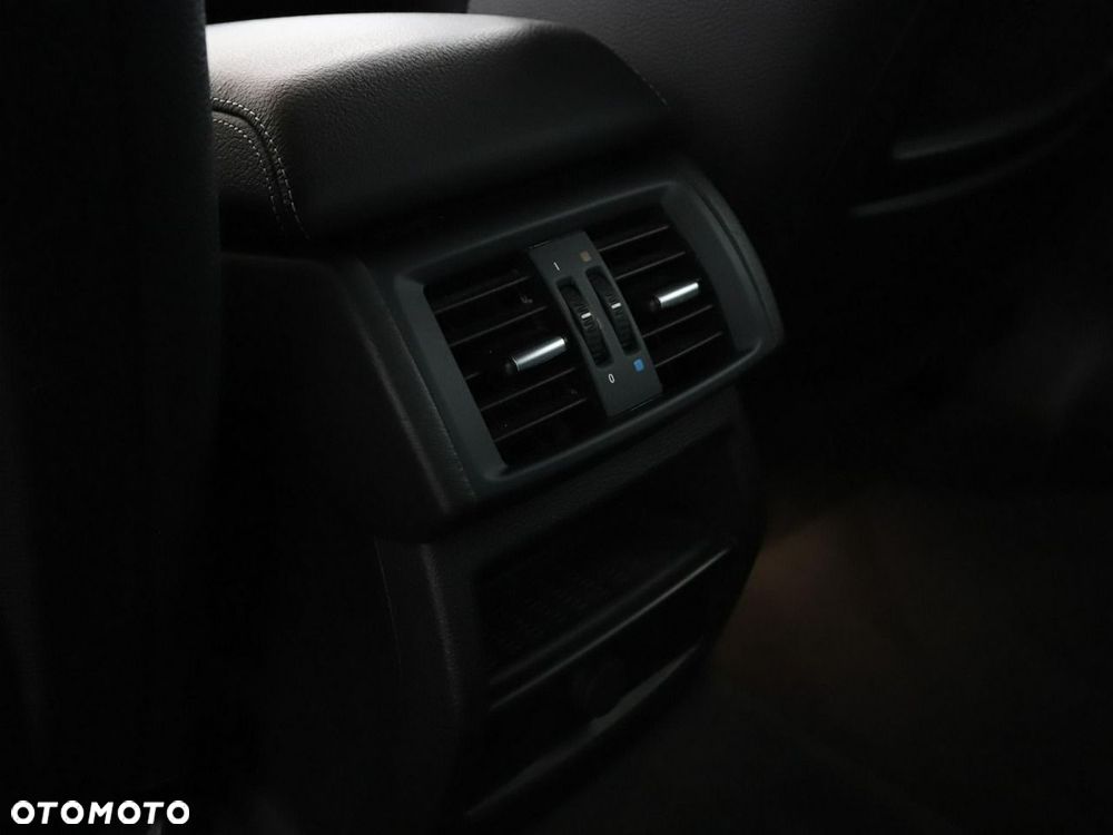 BMW X3 xDrive20d sport - 36