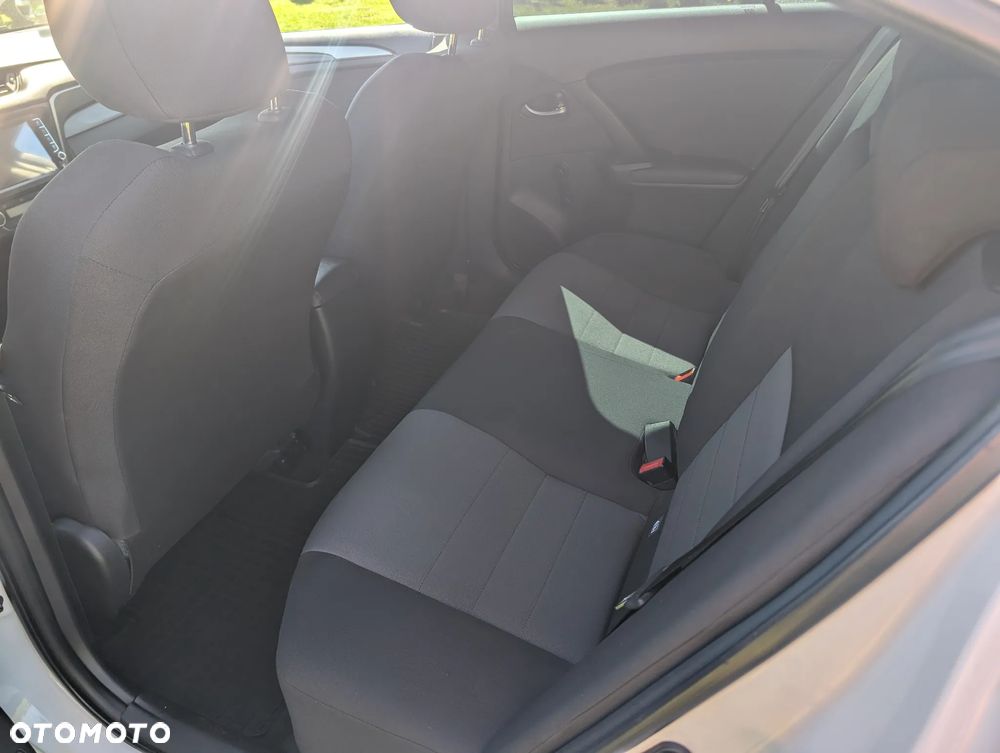 Toyota Avensis 1.8 Premium - 8