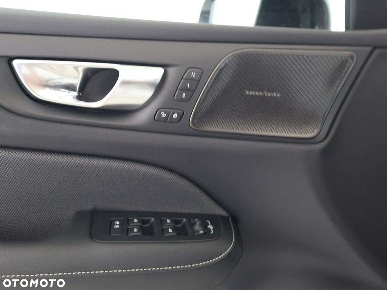 Volvo S60 B5 B AWD Plus Dark - 13