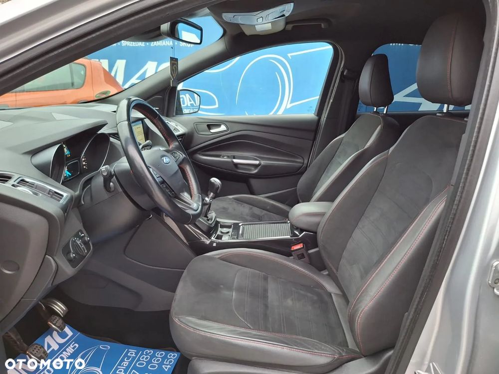 Ford Kuga 1.5 EcoBoost 2x4 ST-Line - 16