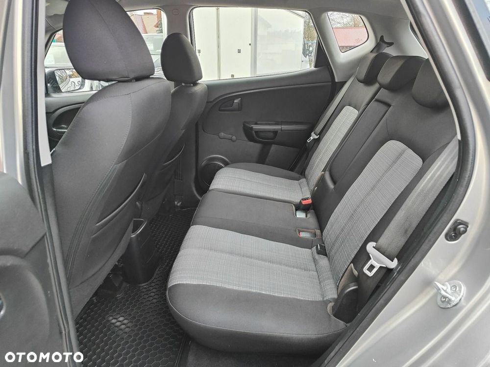 Kia Venga - 26