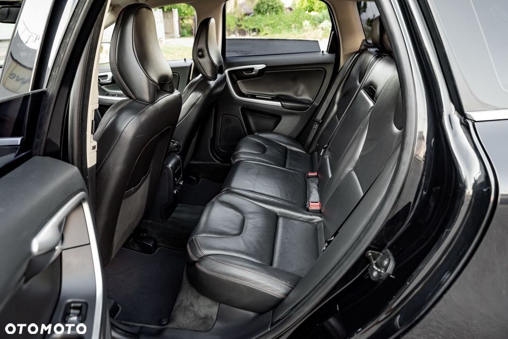 Volvo XC 60 T6 AWD Momentum - 25