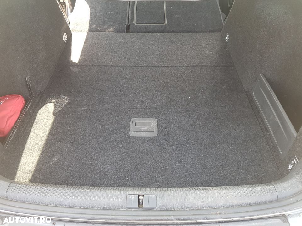 Mocheta Portbagaj / Capac Roata Rezerva VW Passat B6 Break / Combi 2005 - 2010 - 2