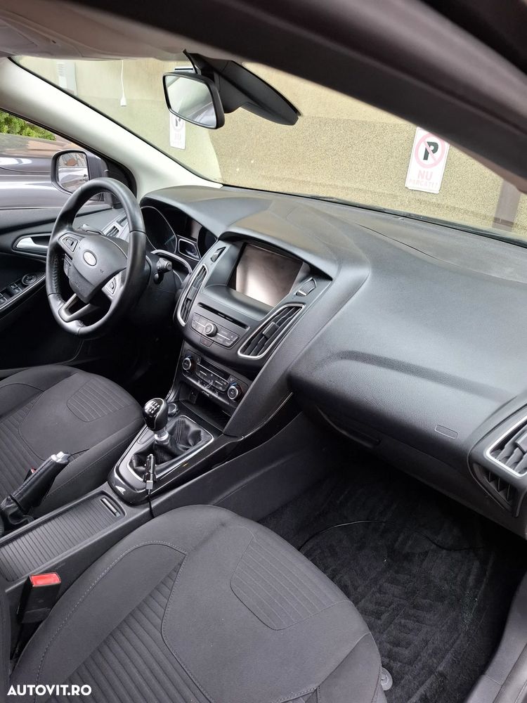Ford Focus 1.0 EcoBoost Titanium - 17