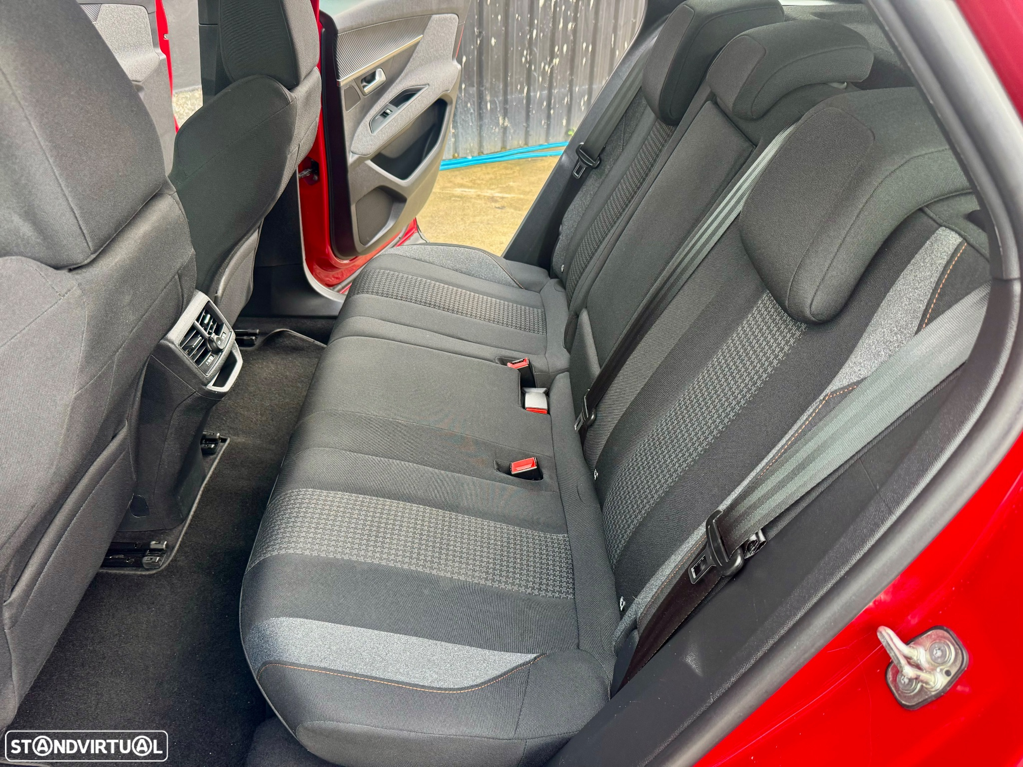 Peugeot 3008 1.5 BlueHDi GT EAT8 - 38