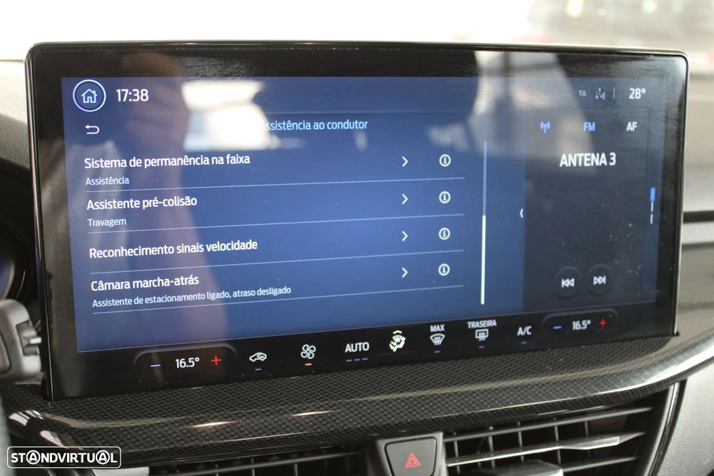 Ford Focus 1.0 EcoBoost MHEV ST-Line X - 12