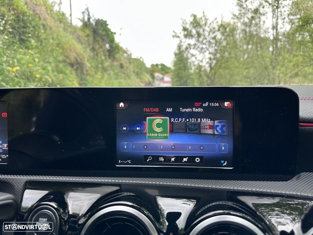 Mercedes-Benz CLA 250 e Shooting Brake AMG Line - 38