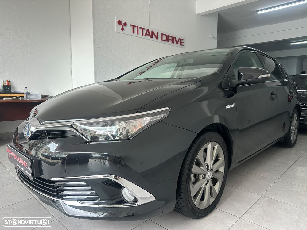 Toyota Auris 1.8 HSD Comfort +P.Sport+Navi - 2
