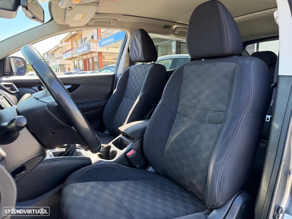 Nissan Qashqai 1.2 DIG-T N-Connecta 18 - 10