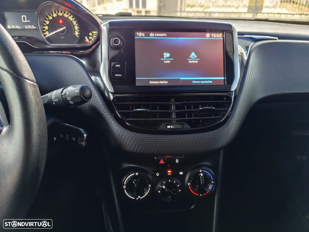 Peugeot 2008 1.6 BlueHDi Style - 31