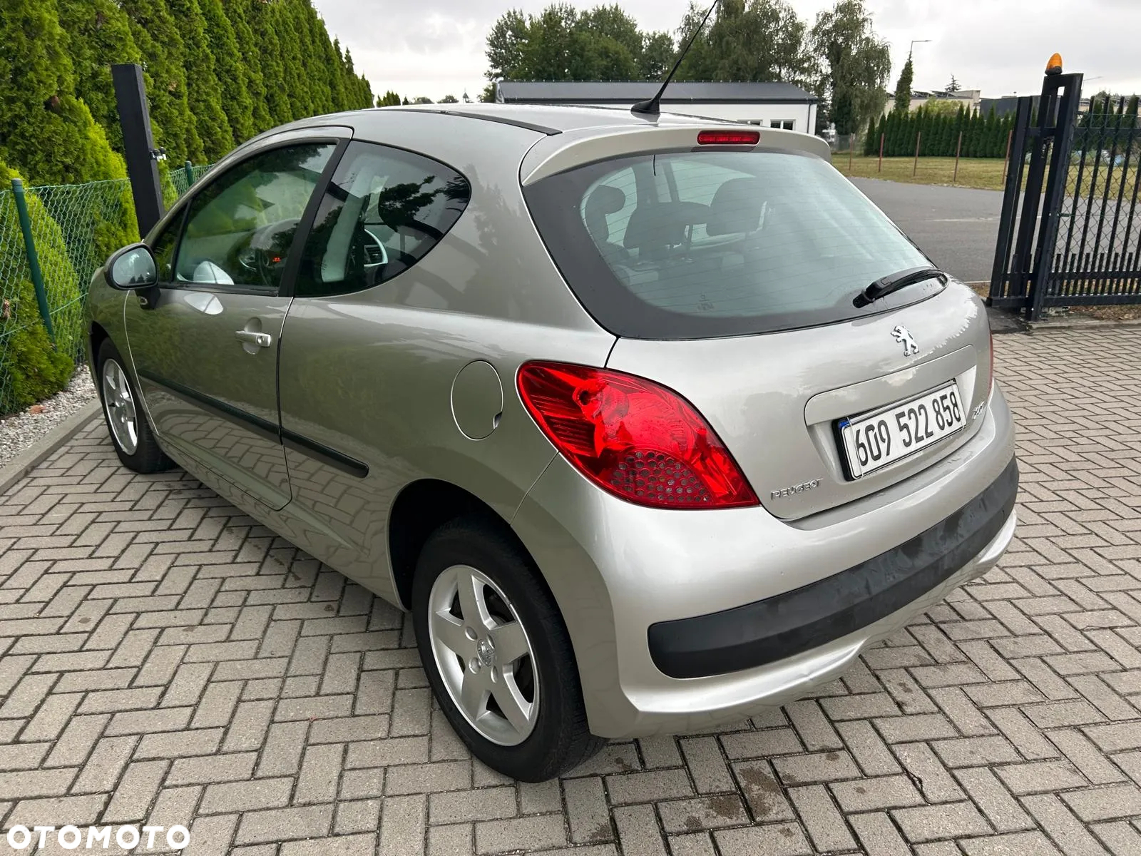 Peugeot 207 1.4 Presence Grand Prix - 2