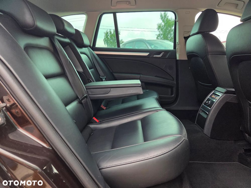 Skoda Superb 2.0 TDI DSG Exclusive - 24