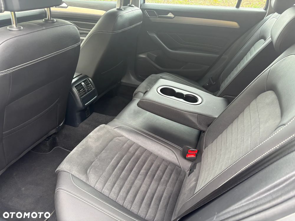 Volkswagen Passat 2.0 TDI EVO Elegance DSG - 18