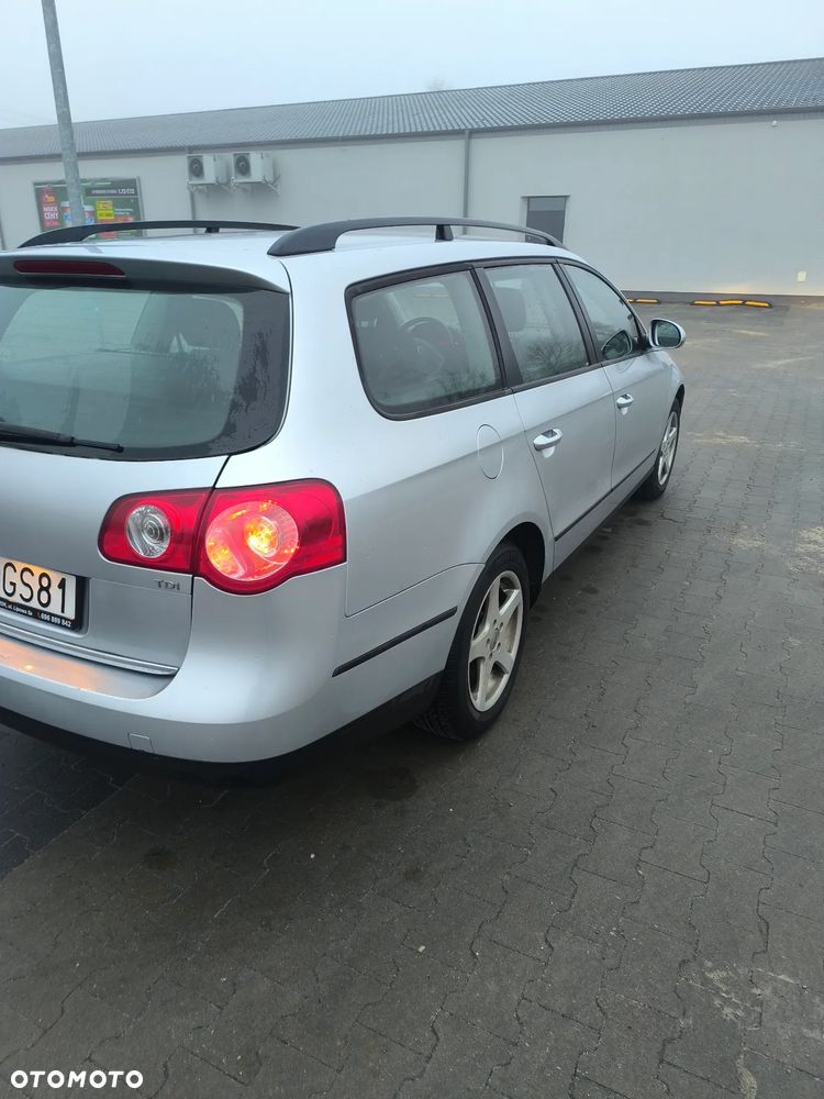 Volkswagen Passat 1.9 TDI Comfortline - 6