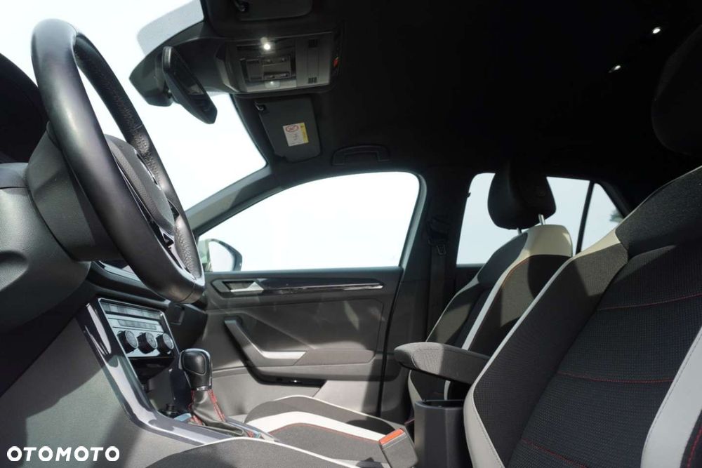 Volkswagen T-Roc - 10