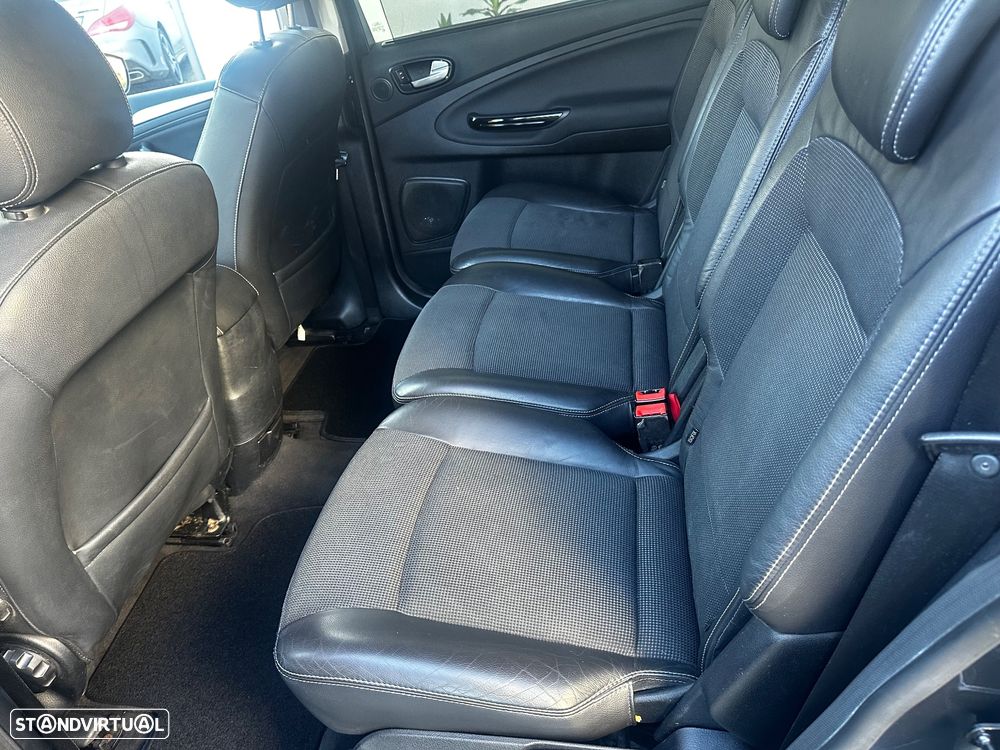 Ford S-Max 2.0 TDCi Titanium 7L - 32