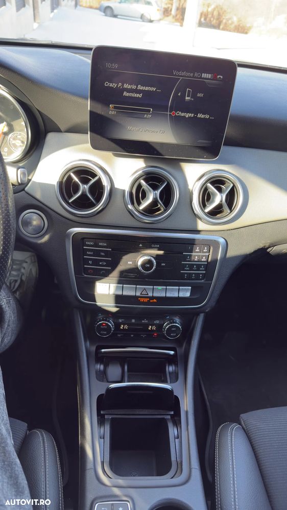 Mercedes-Benz GLA 180 7G-DCT StreetStyle - 26