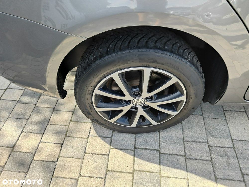 Volkswagen Touran 1.6 TDI DPF BlueMotion Technology STYLE - 32