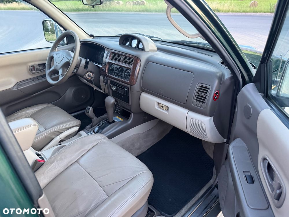 Mitsubishi Pajero Sport - 10