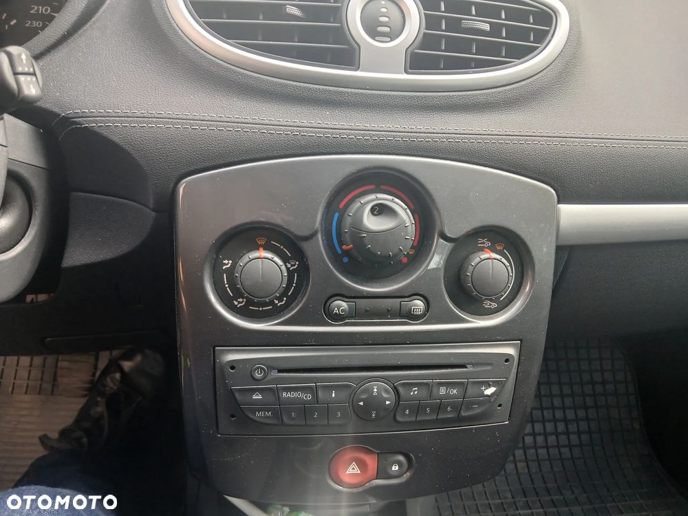 Renault Clio 1.2 16V Intens - 8