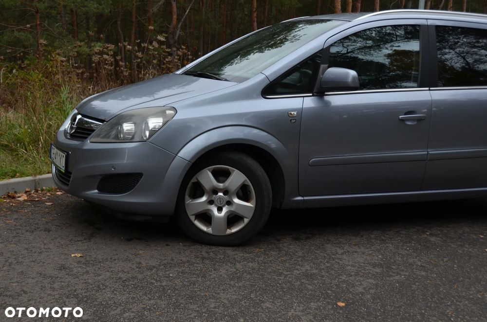 Opel Zafira 1.8 Cosmo - 2
