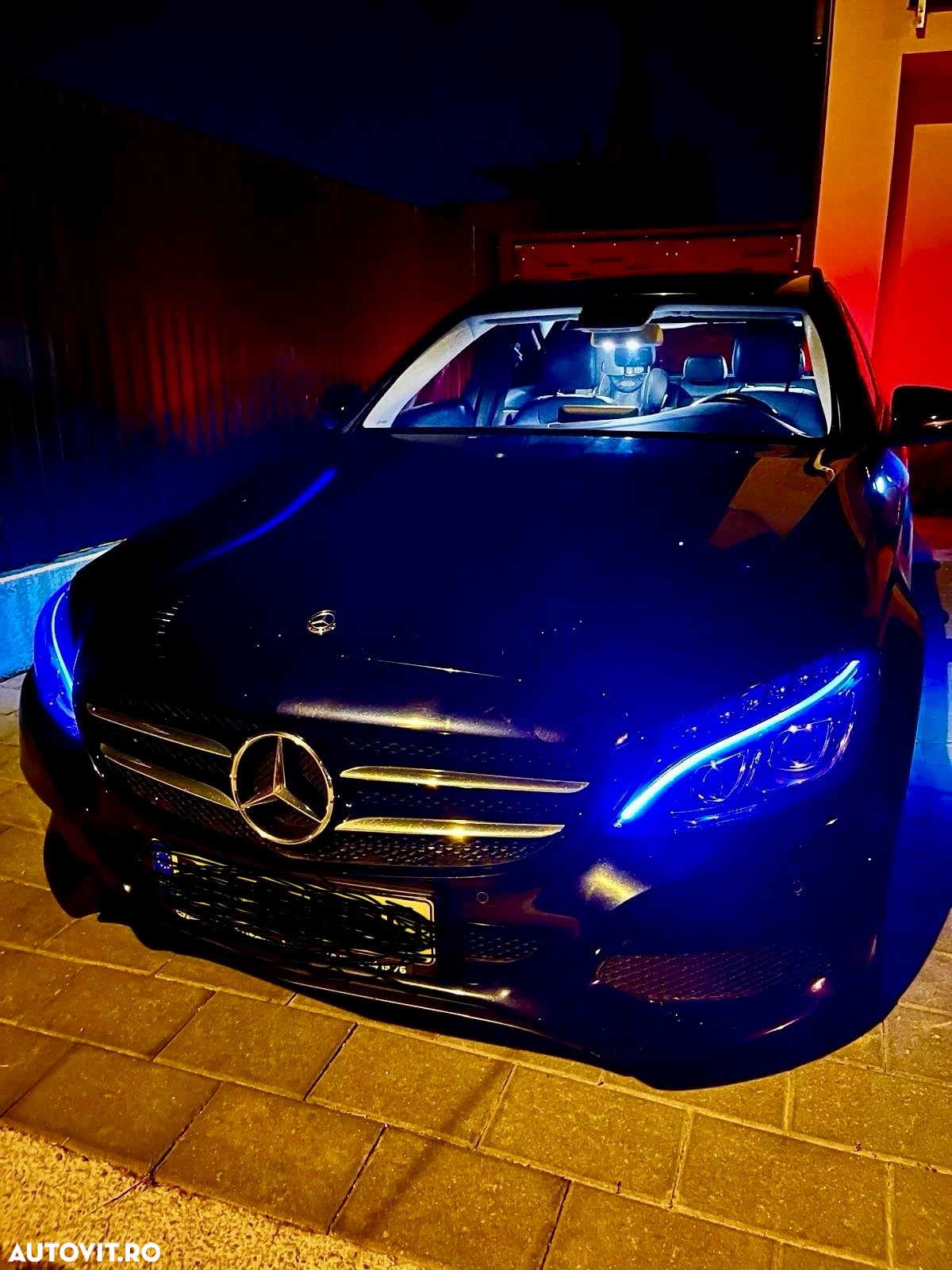 Mercedes-Benz C 220 d 4Matic T 9G-TRONIC Avantgarde - 3