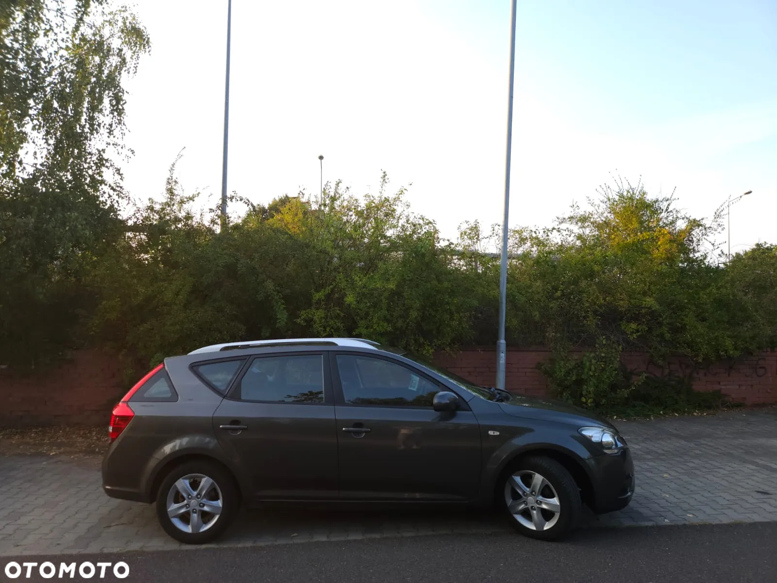 Kia Ceed 1.4 CVVT SW Dream-Team Edition - 11