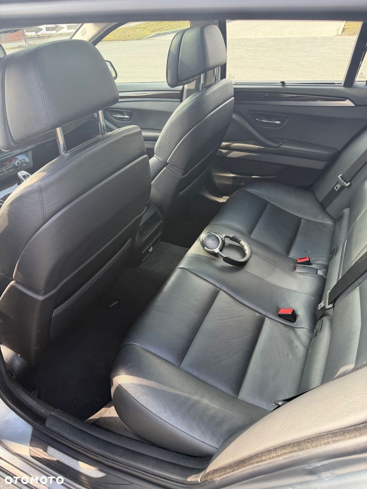 BMW Seria 5 525d xDrive Sport-Aut - 19