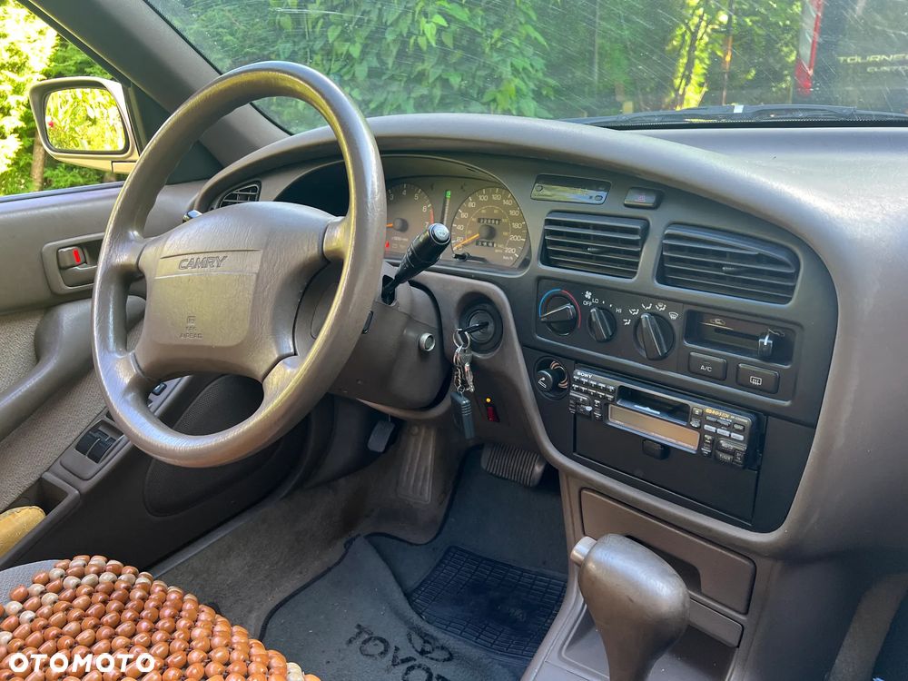 Toyota Camry 3.0 V6 LE - 5