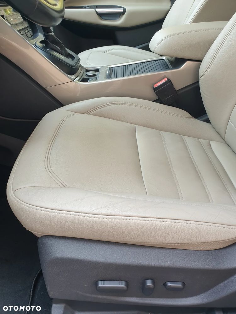Ford Kuga 2.0 TDCi 4x4 Individual - 25