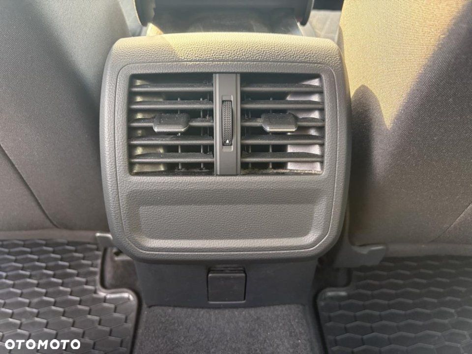 Volkswagen Passat - 17