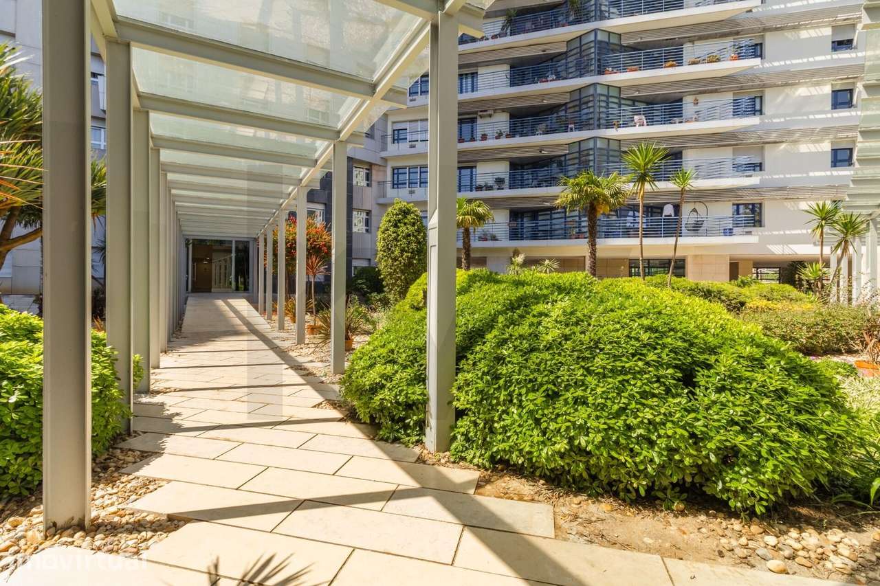 Apartamento T4, localizados nas Twin Towers| Lisboa – Próximo El Corte - Grande imagem: 3/37