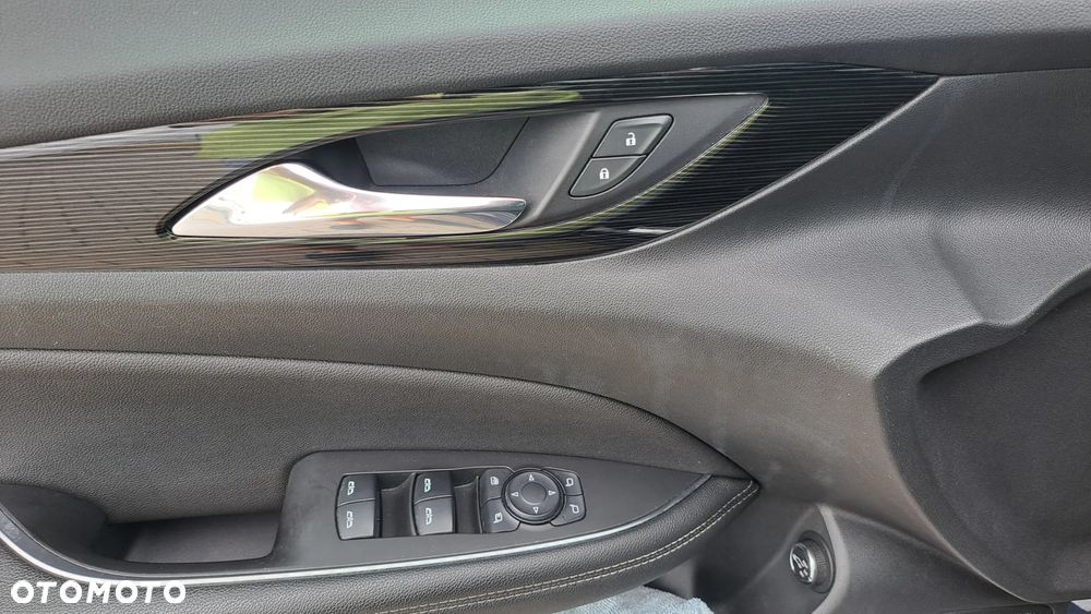 Opel Insignia - 11
