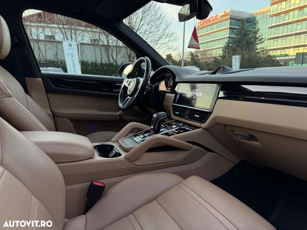 Porsche Cayenne Standard - 6