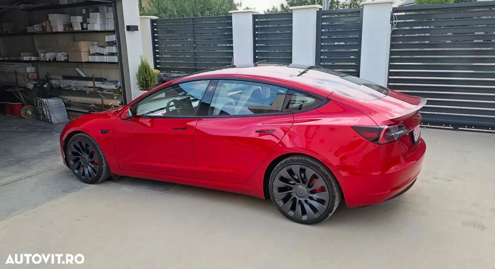 TESLA Model 3 2022 — imagine 2