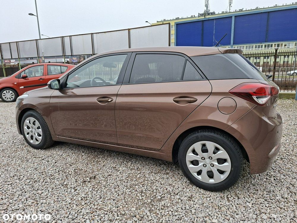Hyundai i20 1.4 Classic + - 9