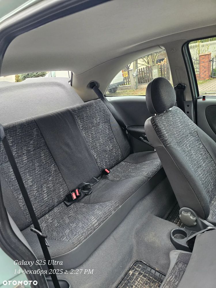 Opel Corsa 1.2 16V Comfort Easytronic - 12