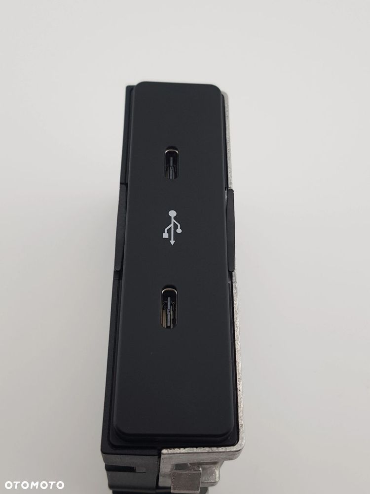 NOWE ORYGINALNE GNIAZDO ŁADOWANIA USB-C KONSOLI ŚRODKOWEJ PORSCHE 95C035736A - 2