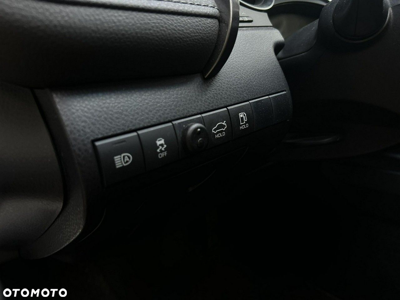 Toyota Camry - 20