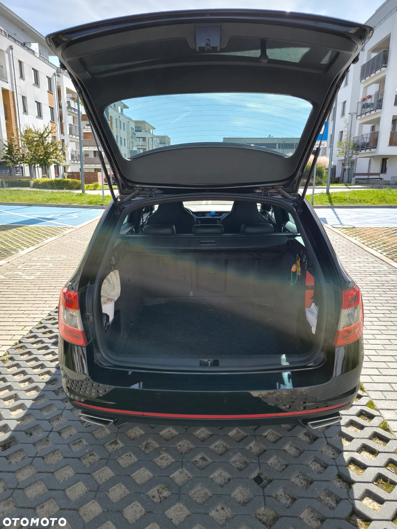 Skoda Octavia Combi 2.0 TDI DSG RS - 5