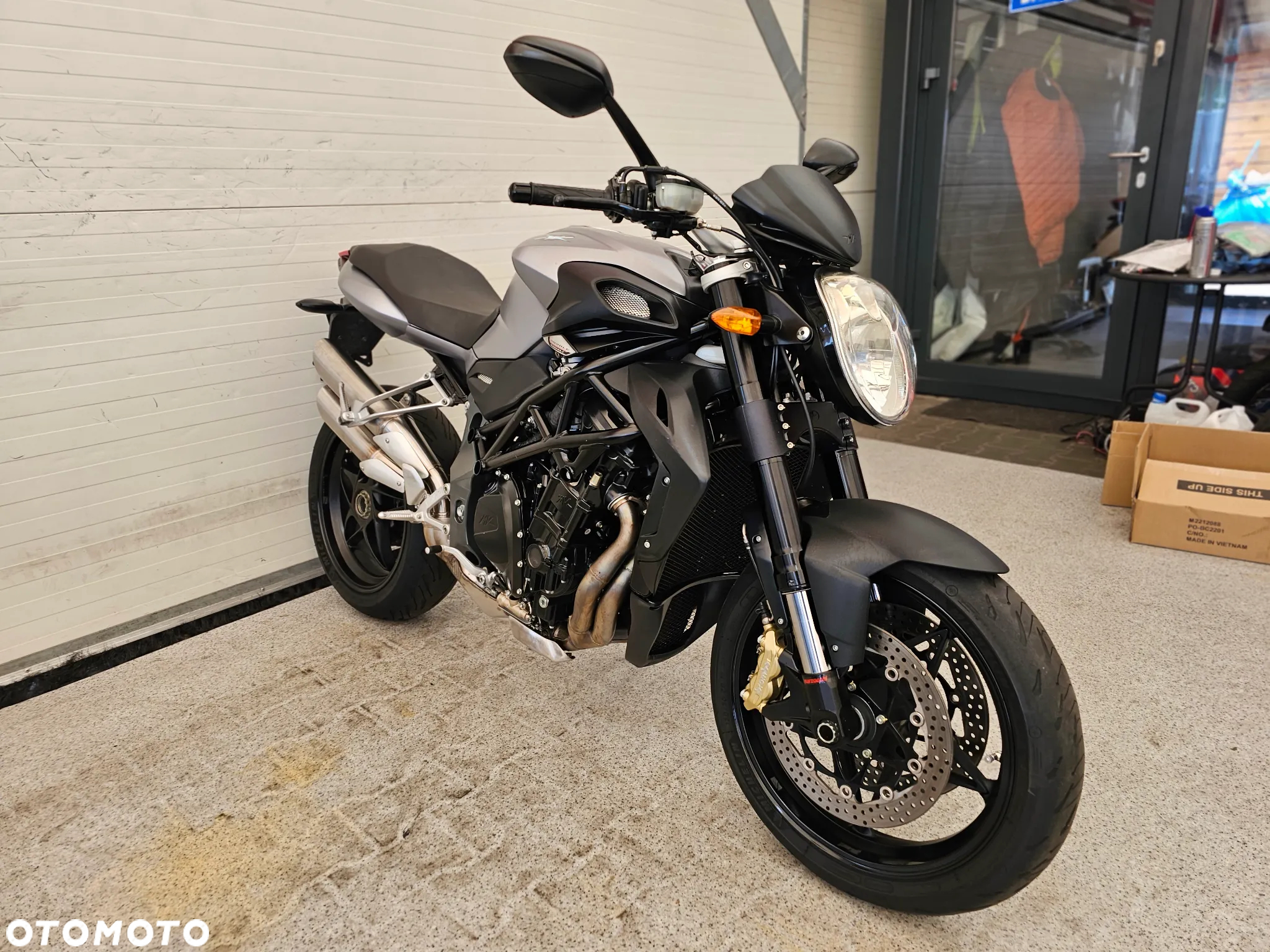 MV AGUSTA Brutale - 4