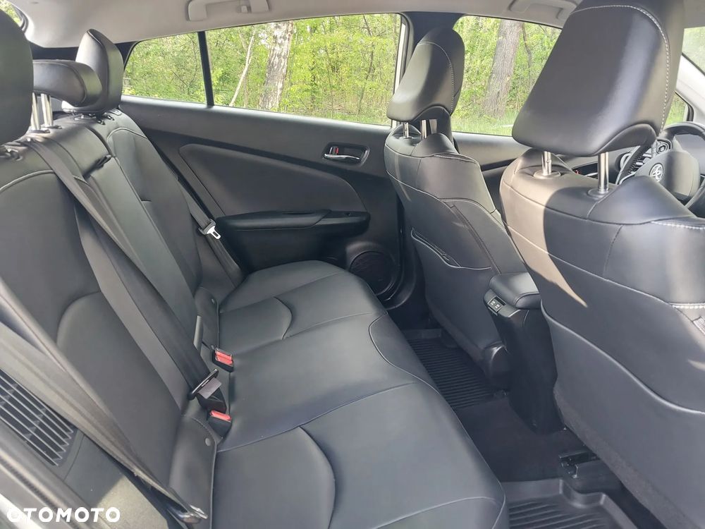 Toyota Prius Hybrid - 18