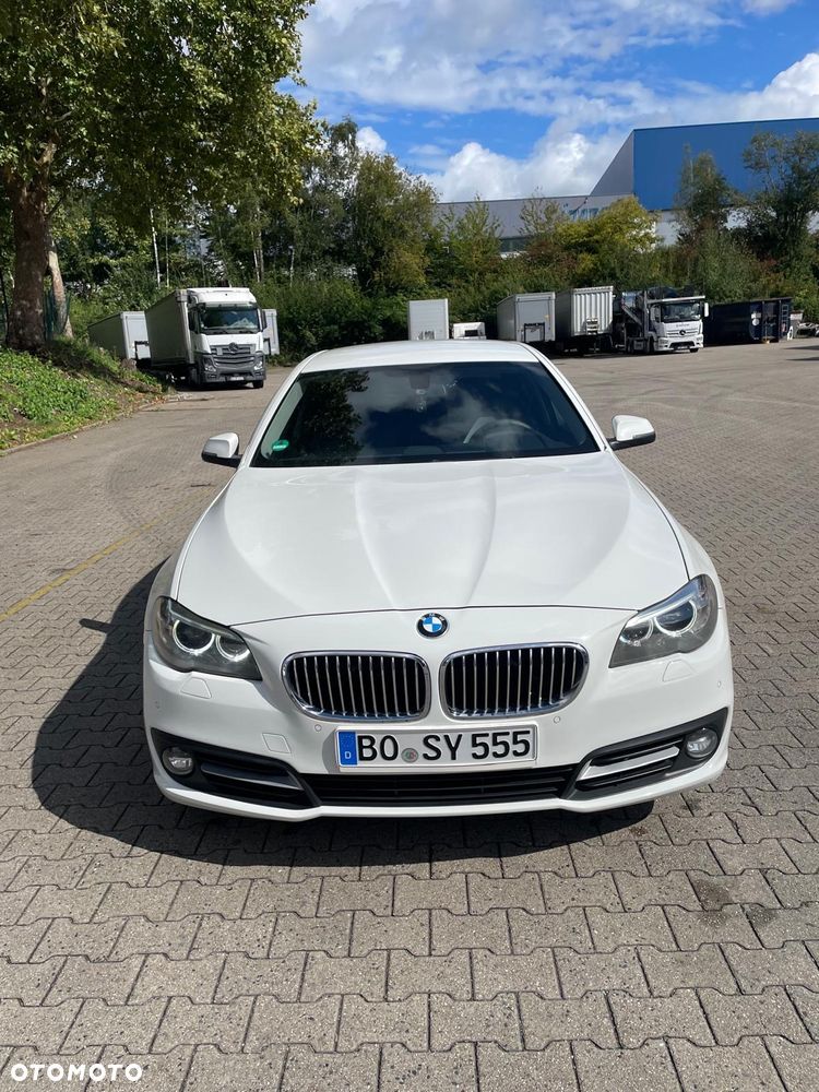 BMW Seria 5 520d xDrive - 1