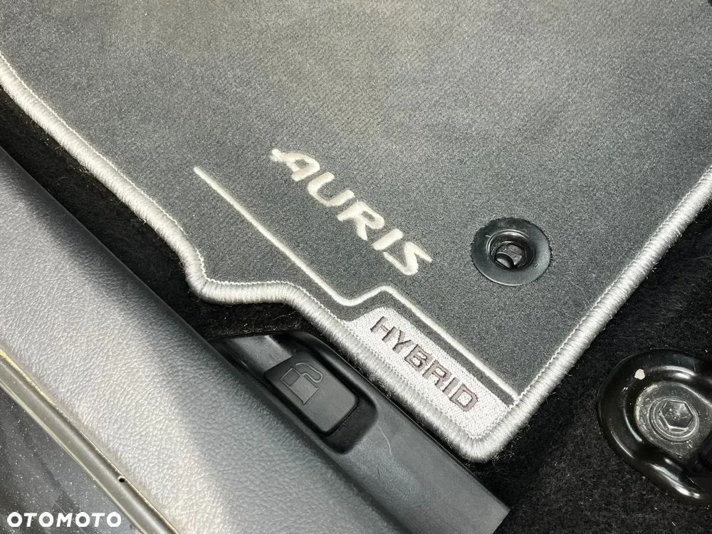 Toyota Auris Hybrid 135 Premium - 30