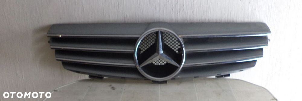 Grill atrapa Mercedes CLK W209 A2098800183 - 1
