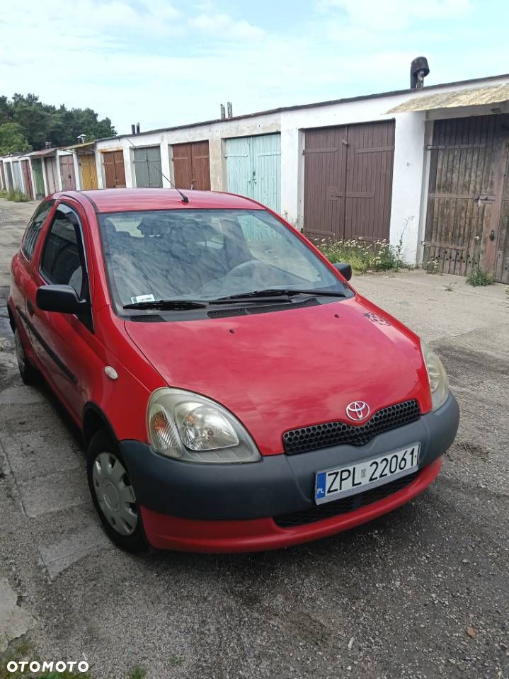 Toyota Yaris 1.0 Base - 1